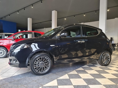 Lancia Ypsilon 1.0 FireFly