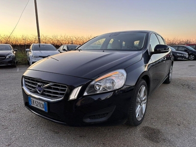 Volvo V60 D5