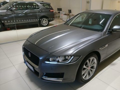 JAGUAR XF 2.0 D 180 CV aut. Prestige