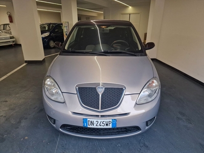 Lancia Ypsilon 1.2 Platino