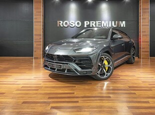 Lamborghini Urus V8