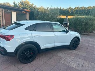 Audi Q3 40 quattro Sportbak blak Edition