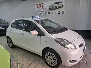 Toyota yaris 1.0 benz x neop 2011