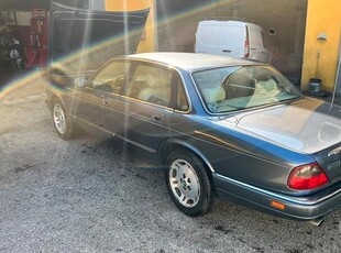 Usato 1995 Jaguar XJ6 3.2 Benzin 211 CV (7.900 €)