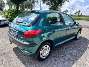 Usato 2000 Peugeot 206 1.4 Benzin 75 CV (1.900 €)