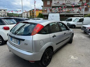 Usato 2001 Ford Focus Diesel (900 €)