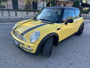 Usato 2004 Mini Cooper 1.6 Benzin 116 CV (2.999 €)