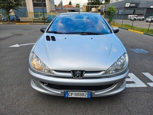 Usato 2005 Peugeot 206 CC 1.6 Benzin 109 CV (2.490 €)