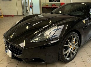 Usato 2011 Ferrari California 4.3 Benzin 460 CV (128.500 €)