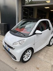 Usato 2014 Smart ForTwo Coupé 1.0 Benzin 71 CV (8.300 €)