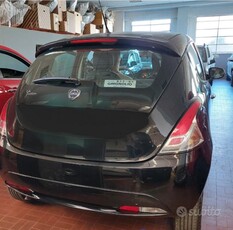 Usato 2017 Lancia Ypsilon 1.2 Benzin 69 CV (6.800 €)