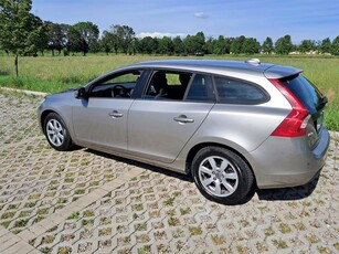 VOLVO V60 D2 1-6 KINETIC - BARANZATE (MI)