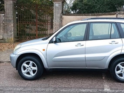 Usato 2002 Toyota RAV4 2.0 Benzin 150 CV (3.990 €)