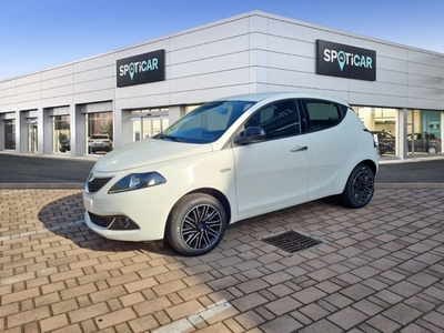 Lancia Ypsilon 1.0 FireFly