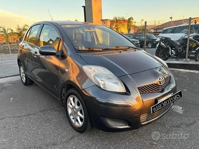 Toyota yaris 1.0 benzina-2010