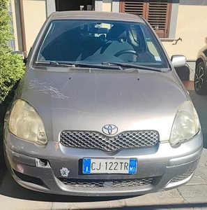 TOYOTA Yaris - 2003