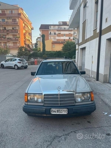 Usato 1987 Mercedes 200 2.0 Benzin 109 CV (3.000 €)