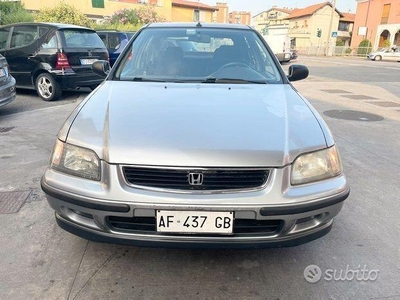 Usato 1996 Honda Civic 1.6 Benzin 113 CV (2.400 €)