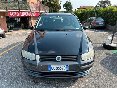 Usato 2003 Fiat Stilo 1.6 Benzin 103 CV (1.200 €)