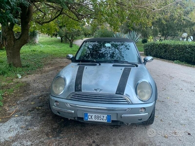 Usato 2003 Mini Cooper 1.6 Benzin (1.000 €)