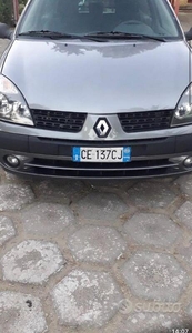 Usato 2003 Renault Clio II 1.1 Benzin 58 CV (3.000 €)