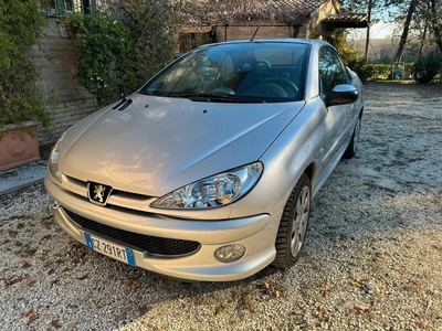 Usato 2006 Peugeot 206 CC 1.6 Benzin 109 CV (3.990 €)