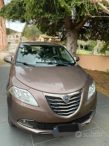 Usato 2014 Lancia Ypsilon 0.9 CNG_Hybrid 85 CV (8.000 €)