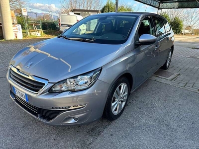 Usato 2015 Peugeot 308 1.2 Benzin 131 CV (8.700 €)