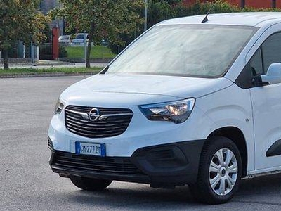 Usato 2020 Opel Combo Life 1.5 Diesel 75 CV (13.900 €)
