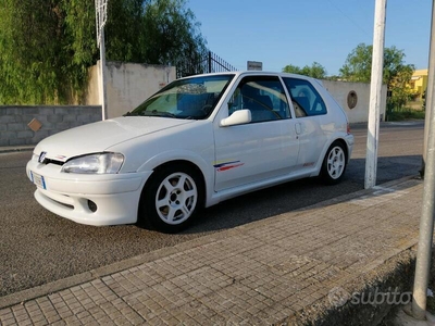 Usato 1998 Peugeot 106 1.4 Benzin 75 CV (4.500 €)