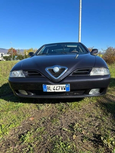 Usato 2000 Alfa Romeo 166 3.0 Benzin 226 CV (10.000 €)