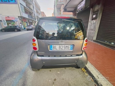 Usato 2000 Smart ForTwo Coupé 0.6 Benzin 54 CV (1.800 €)