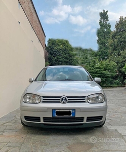 Usato 2000 VW Golf IV 1.8 Benzin 150 CV (5.000 €)