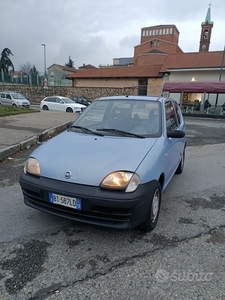 Usato 2001 Fiat 600 Benzin (2.800 €)