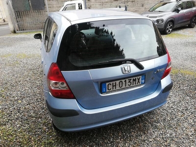 Usato 2003 Honda Jazz 1.2 Benzin 78 CV (1.800 €)