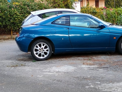 Usato 2004 Alfa Romeo GTV 2.0 Benzin 165 CV (7.300 €)