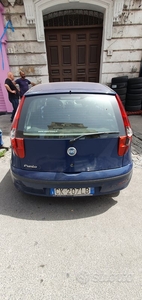 Usato 2004 Fiat Punto Benzin (1.100 €)