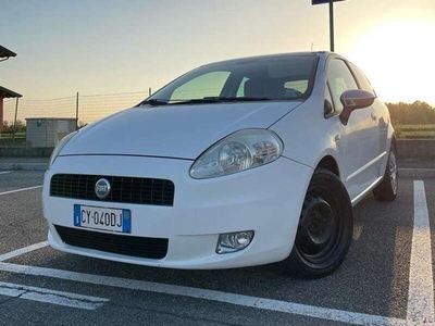Usato 2005 Fiat Grande Punto 1.2 Benzin 65 CV (2.300 €)