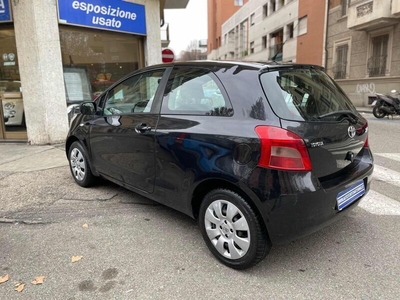 Usato 2006 Toyota Yaris 1.0 Benzin 69 CV (3.800 €)