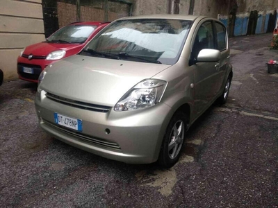 Usato 2009 Daihatsu Sirion 1.3 Benzin 91 CV (4.500 €)