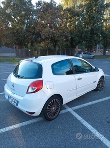 Usato 2009 Renault Clio 1.1 Benzin 75 CV (3.150 €)