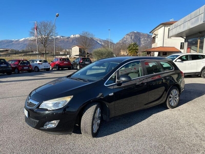 Usato 2011 Opel Astra 1.6 Benzin 116 CV (6.800 €)
