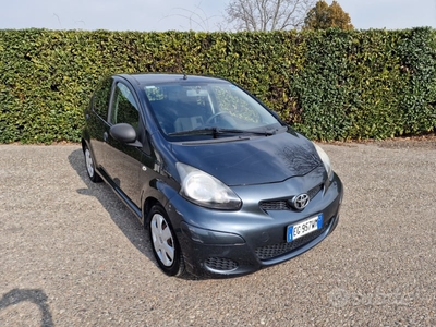 Usato 2011 Toyota Aygo 1.0 Benzin (4.499 €)