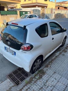 Usato 2011 Toyota Aygo 1.0 Benzin 68 CV (4.500 €)