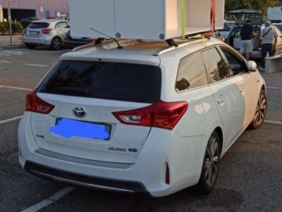 Usato 2014 Toyota Auris Hybrid 1.8 El_Benzin 99 CV (9.850 €)