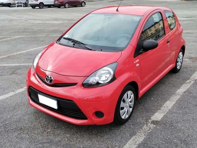 Usato 2014 Toyota Aygo 1.0 Benzin 68 CV (6.200 €)