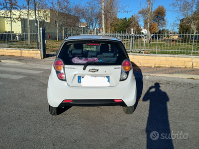 Usato 2015 Chevrolet Spark 1.0 Benzin 68 CV (3.900 €)