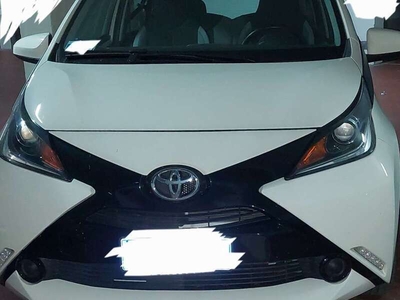 Usato 2015 Toyota Aygo 1.0 Benzin 69 CV (7.850 €)