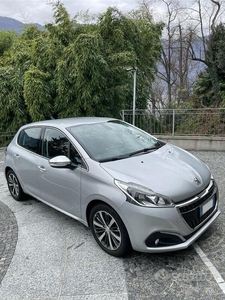 Usato 2016 Peugeot 208 1.2 Benzin 82 CV (12.500 €)