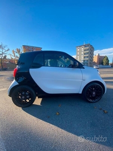 Usato 2016 Smart ForTwo Coupé 1.0 Benzin 71 CV (11.400 €)